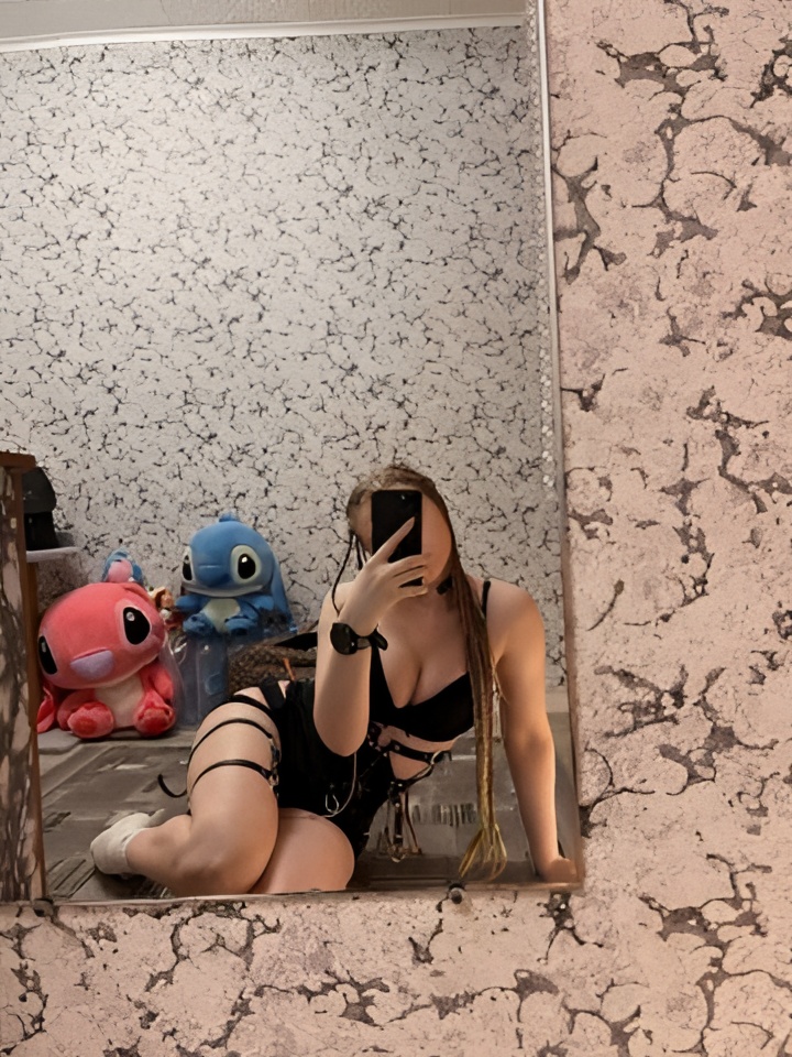 Дарья привлекальеная девушка из Канск цена от 2000 руб