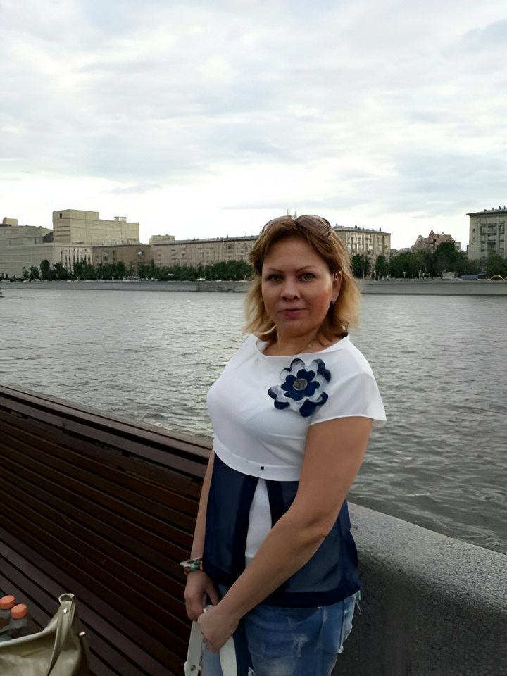 Виктория привлекальеная девушка из Канск цена от 10000 руб