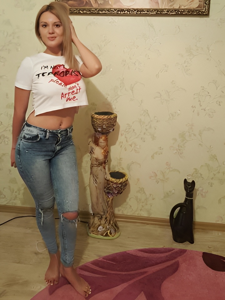 Юлия привлекальеная девушка из Канск цена от 1500 руб